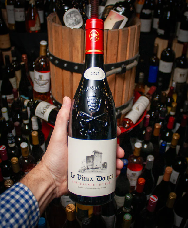 Le Vieux Donjon Châteauneuf-du-Pape Rouge 2021 - Image 3